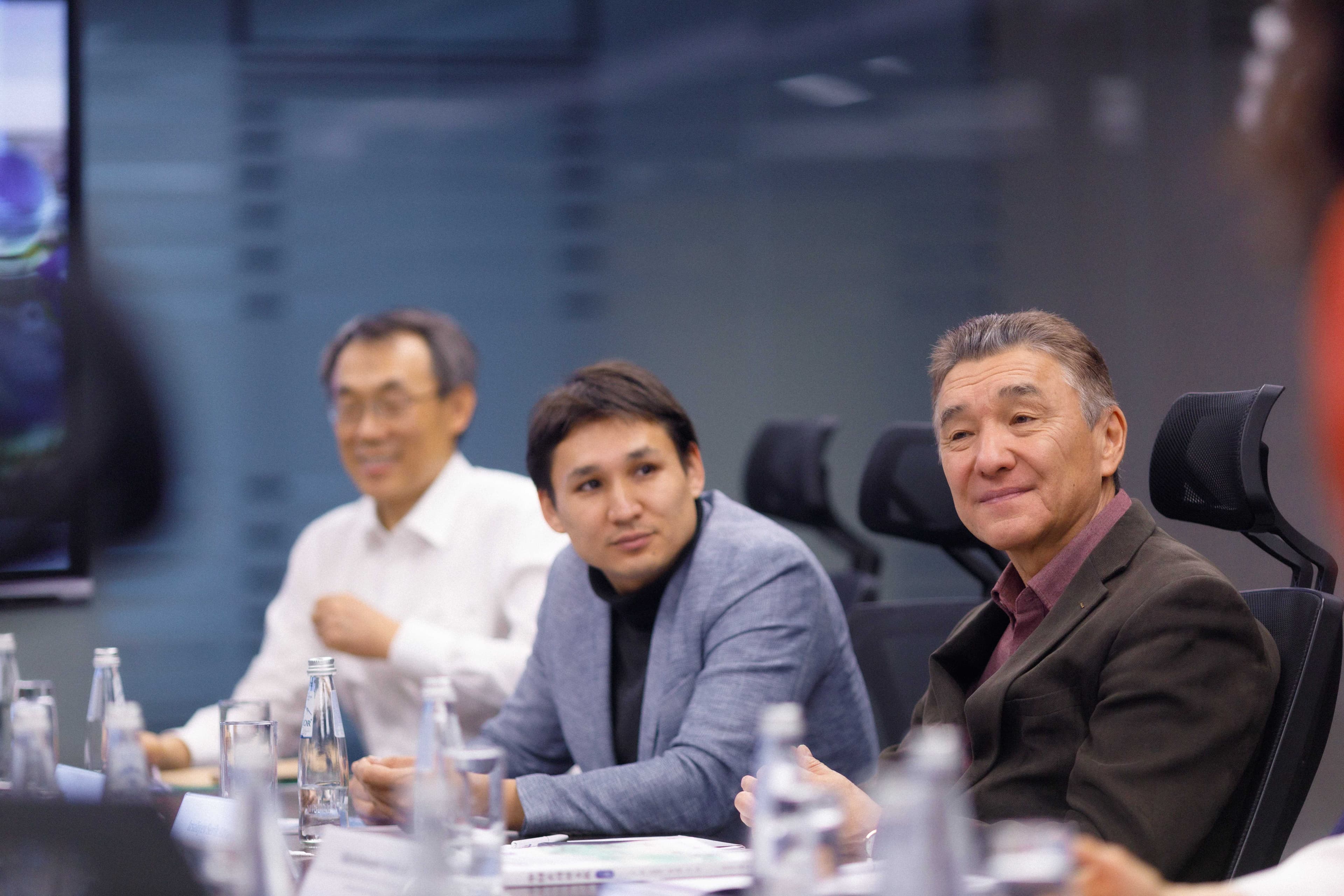 President Duan Peng visited the Beijing Language and Culture University branch at AIU. — 10