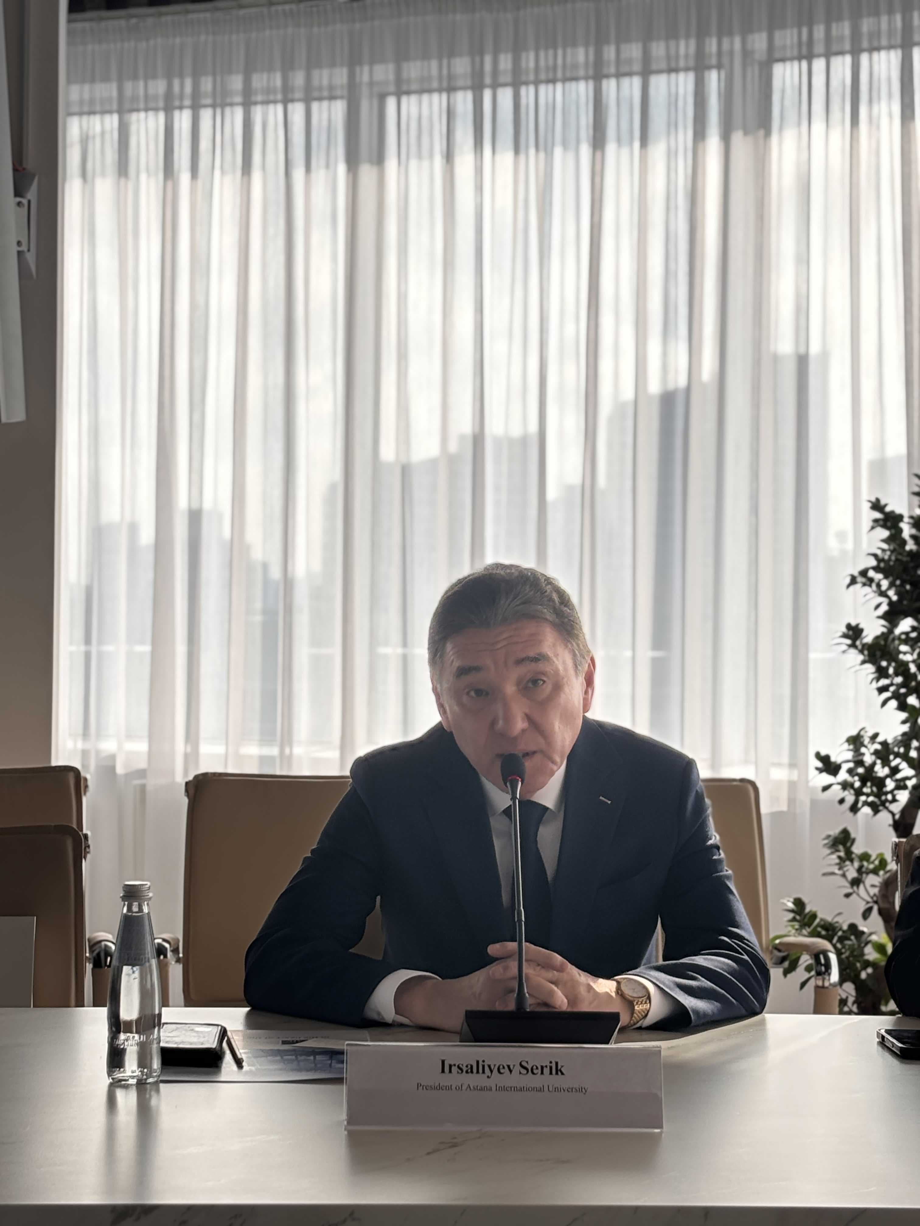 В AIU состоялась гостевая лекция заместителя Генерального секретаря ШОС Олега Копылова — 2