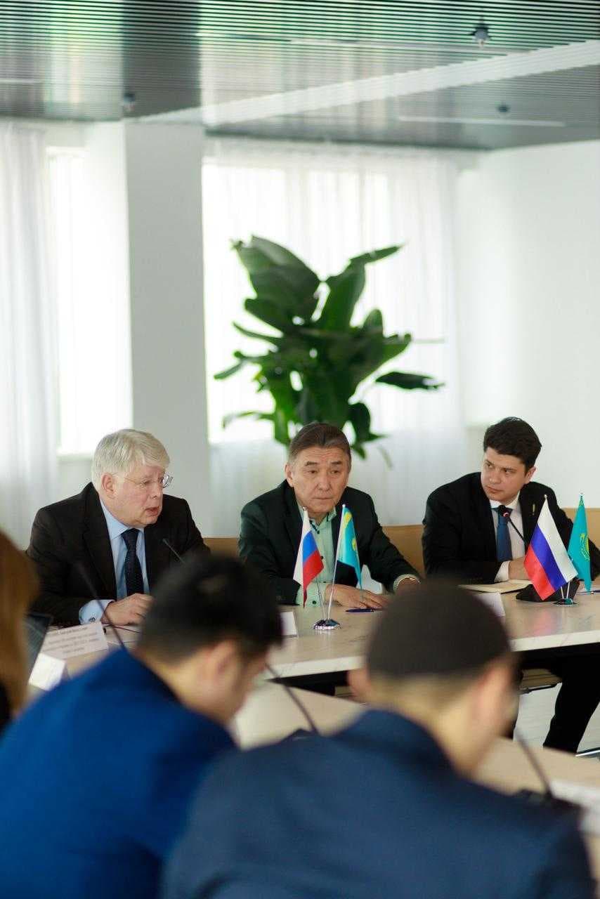 AIU стал площадкой экспертного диалога «Казахстан - Россия» — 1