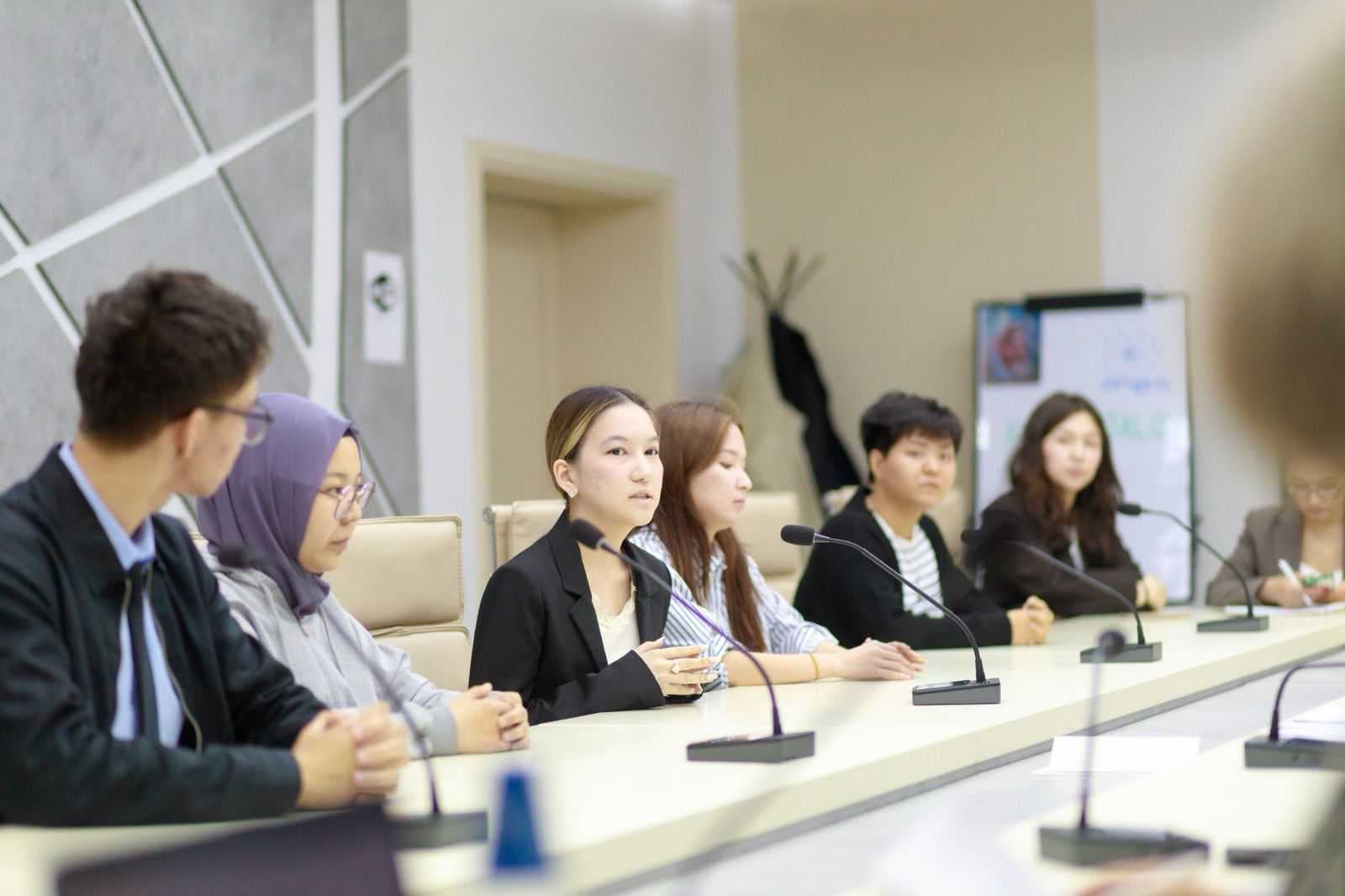 Студенты AIU едут за рубеж: Результаты собеседования — 2