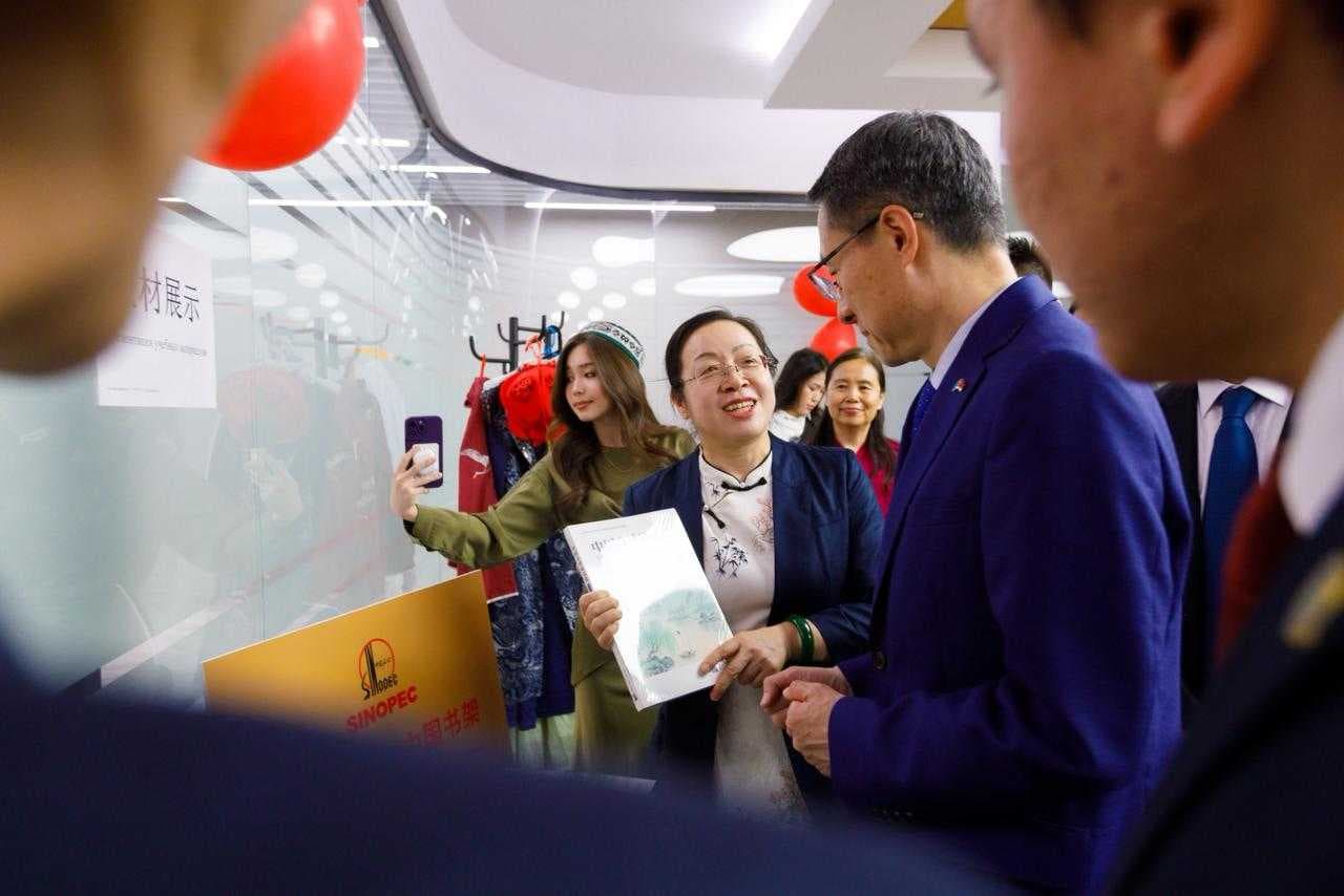 Эхо Шелкового пути: Дружба на кончике кисти — 22