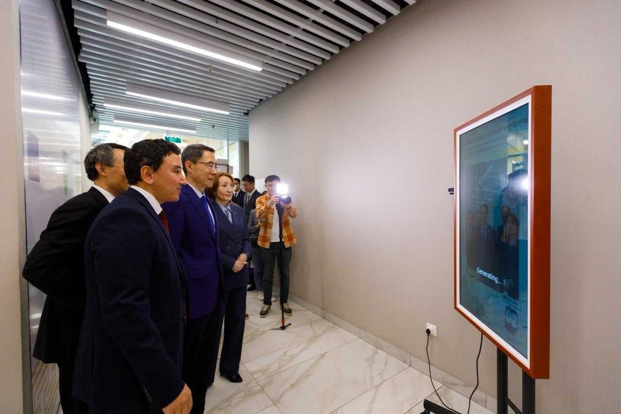 Эхо Шелкового пути: Дружба на кончике кисти — 24