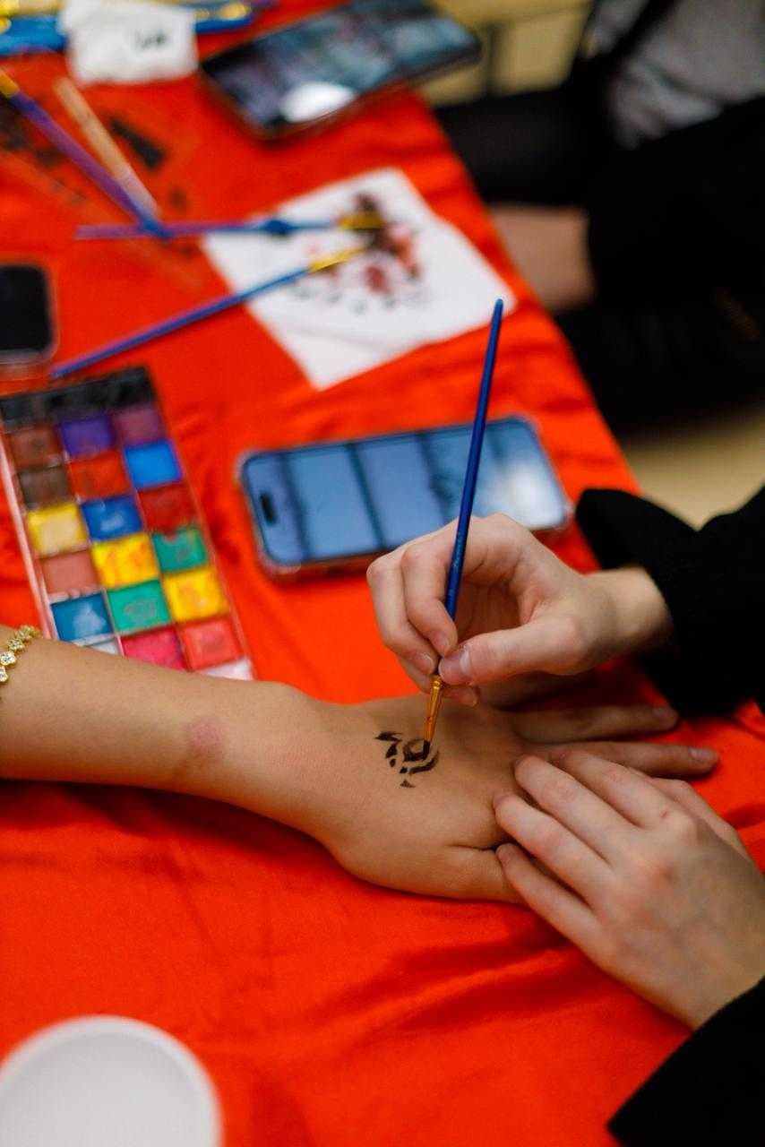 Эхо Шелкового пути: Дружба на кончике кисти — 26