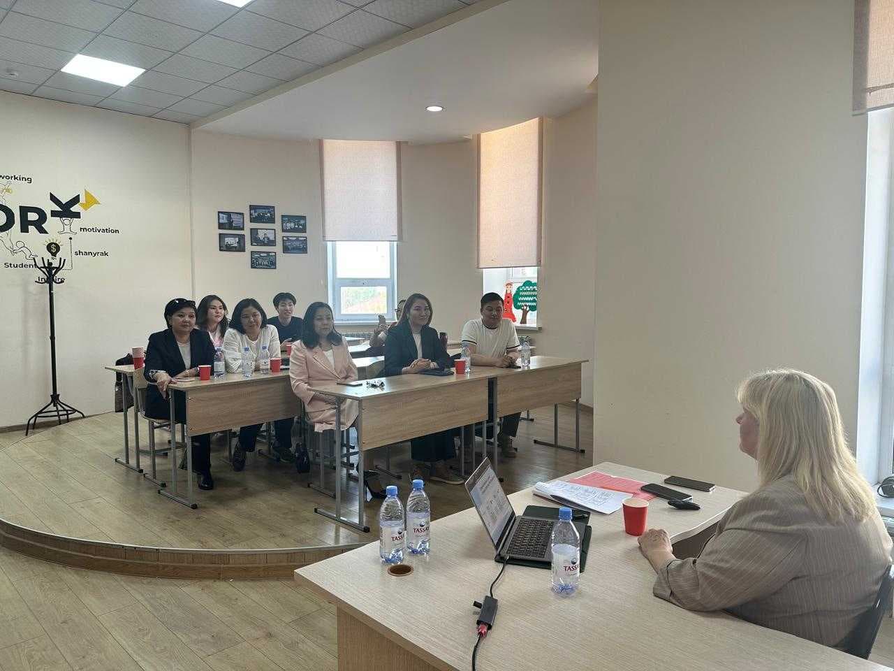 МАСТЕР-КЛАСС «ТРЕНДЫ И ЛУЧШИЕ ПРАКТИКИ УПРАВЛЕНИЯ ЧЕЛОВЕЧЕСКИМИ РЕСУРСАМИ» Д.Э.Н., ПРОФЕССОРА ТОМСКОГО ГОСУДАРСТВЕННОГО УНИВЕРСИТЕТА КРАКОВЕЦКОЙ И.В.