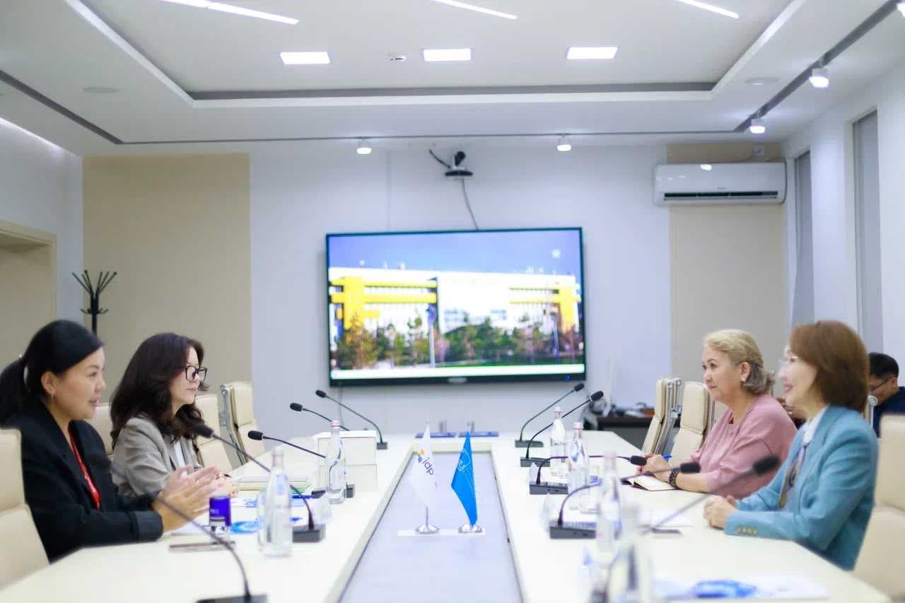 AIU мен IDP IELTS Kazakhstan ынтымақтастық туралы меморандумға қол қойды — 2