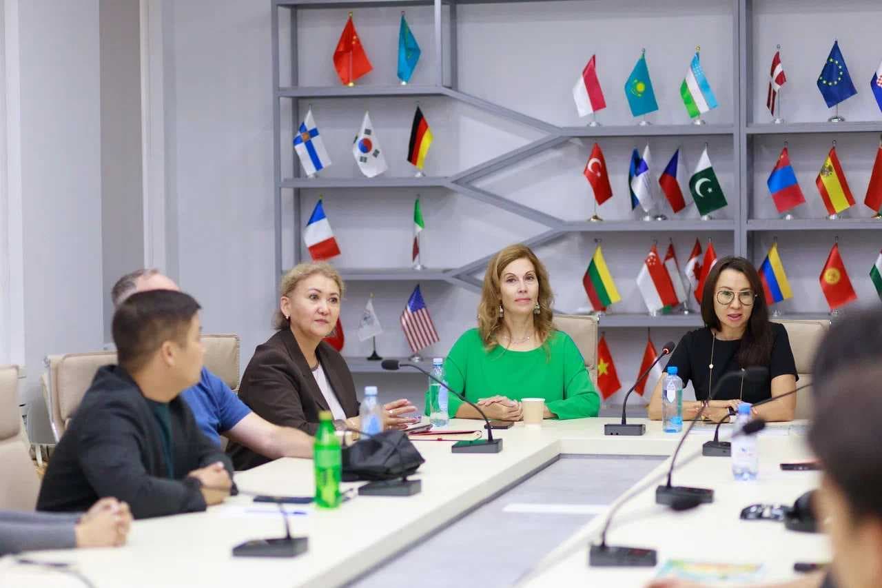 В AIU прошел научно-практический семинар с участием профессора Томского государственного университета Ольги Недоспасовой — 3