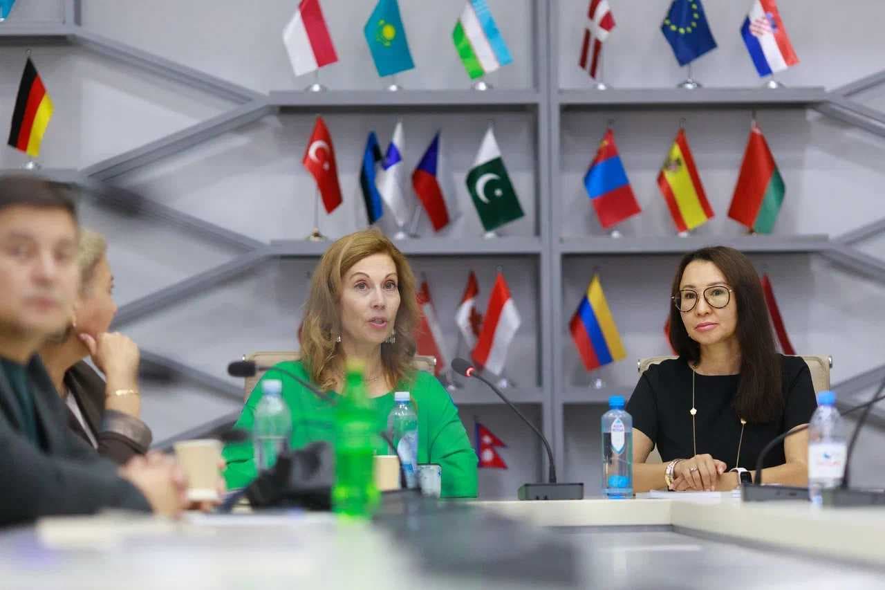 В AIU прошел научно-практический семинар с участием профессора Томского государственного университета Ольги Недоспасовой — 5