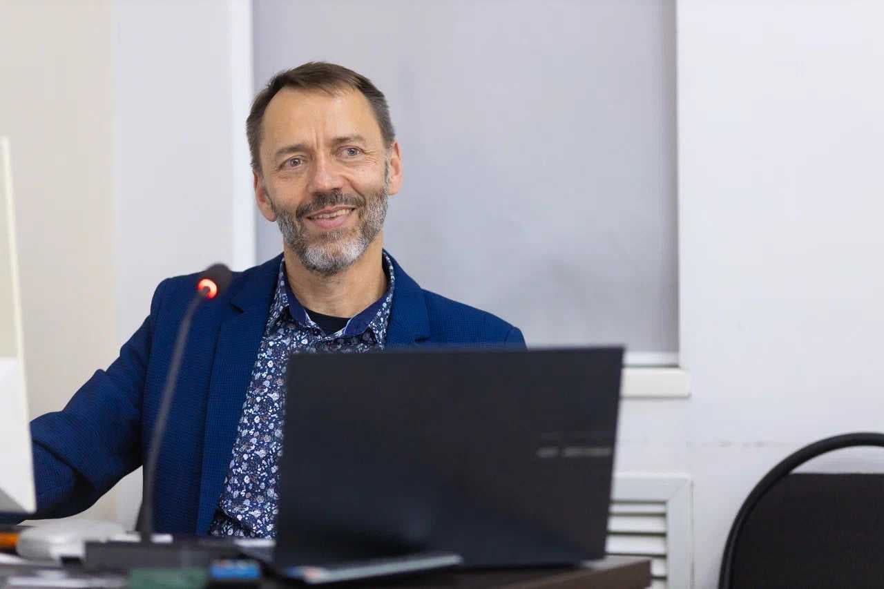 Приглашенный профессор Петр Косинский провел научный семинар — 2