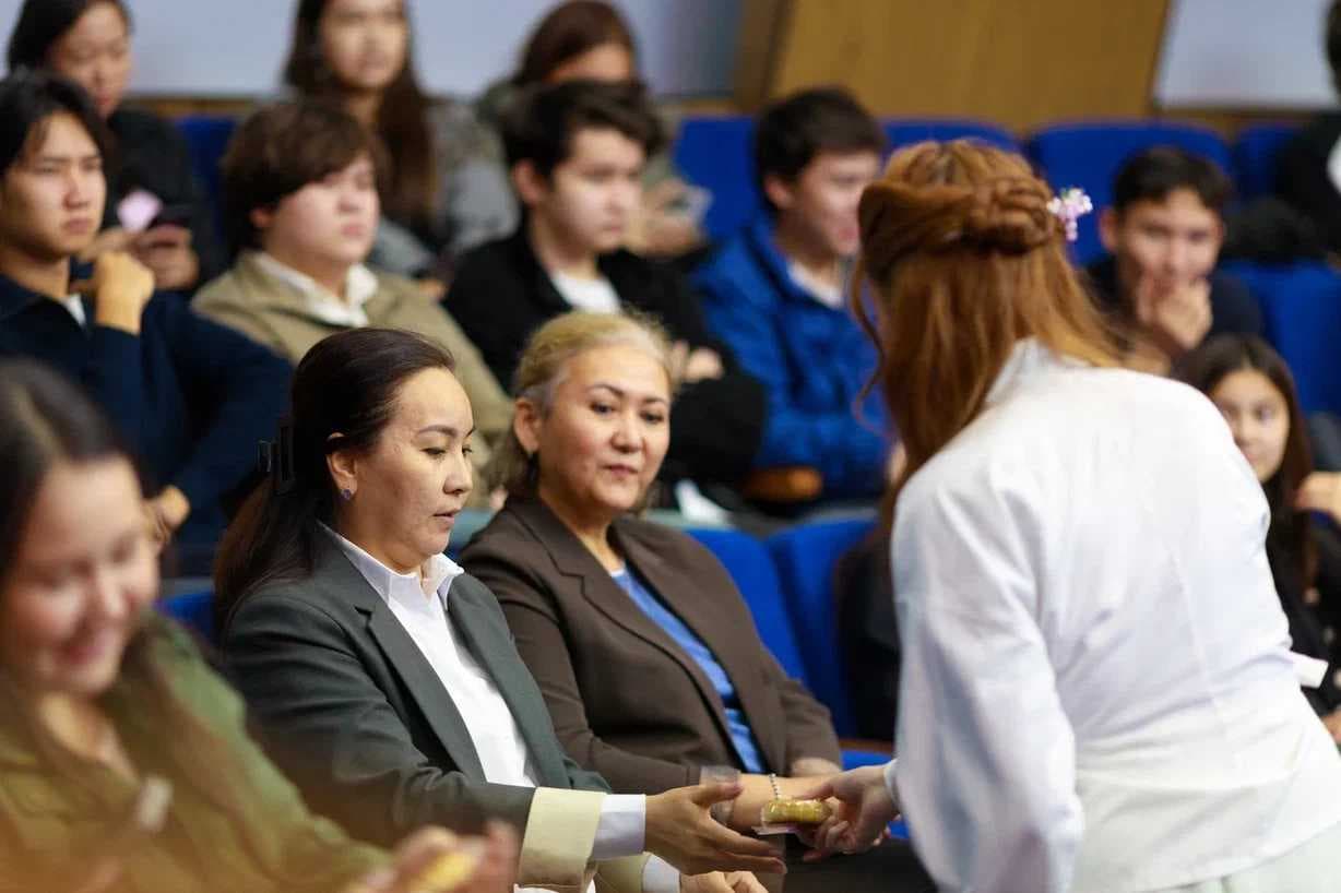 В AIU отметили китайский Праздник середины осени — 6