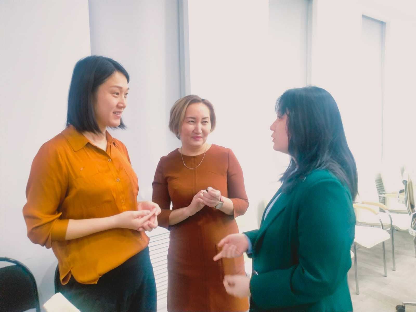 A teacher from Nanyang Technological University, Dr. Xiaolei Feng, conducted research and methodological seminars for teaching staff and students of the Higher School of Natural Sciences and the Pedagogical Institute of Astana International University — 3