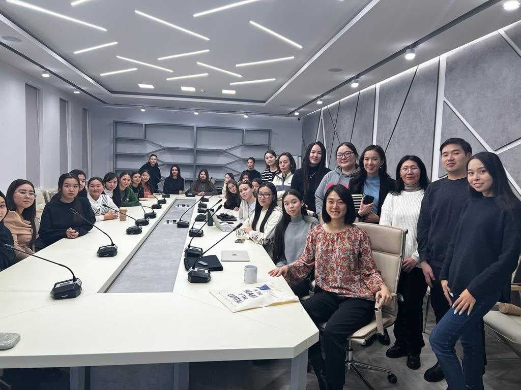 A teacher from Nanyang Technological University, Dr. Xiaolei Feng, conducted research and methodological seminars for teaching staff and students of the Higher School of Natural Sciences and the Pedagogical Institute of Astana International University — 4