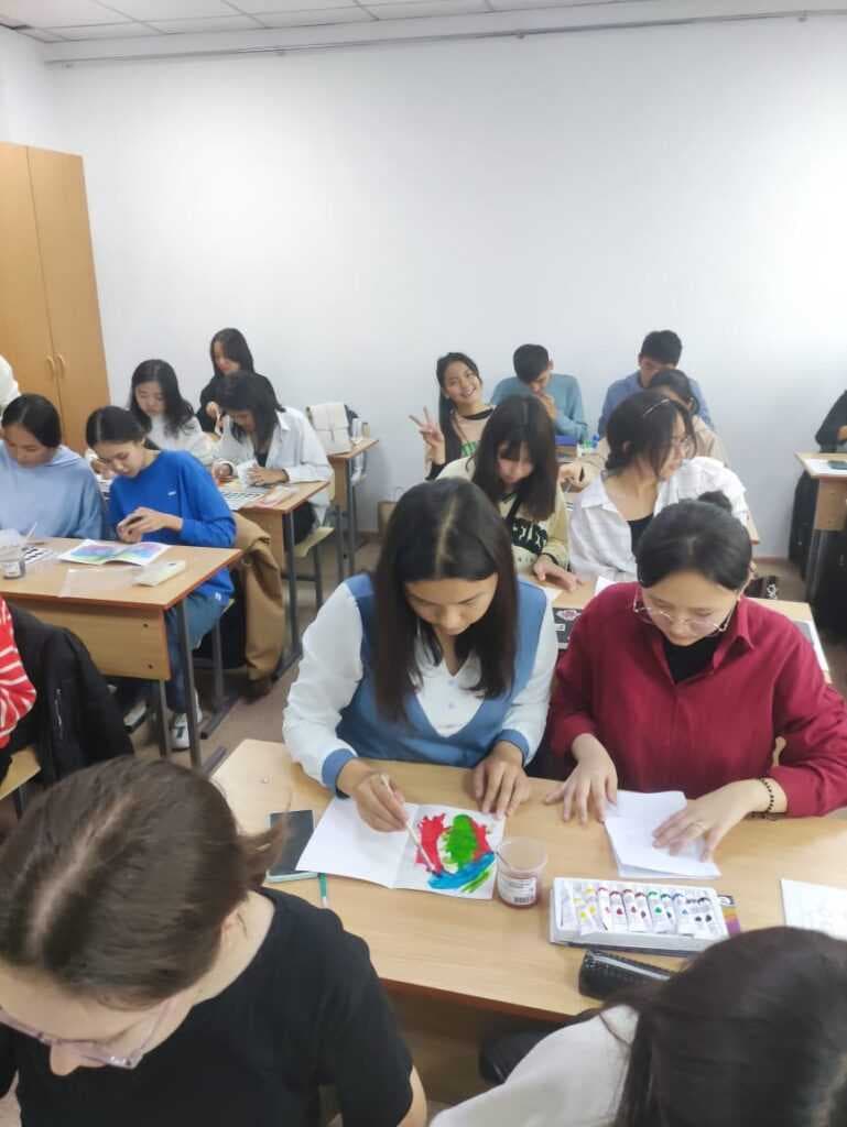 В Высшей школе искусств и дизайна состоялся мастер класс на тему: «Монотипия». — 6