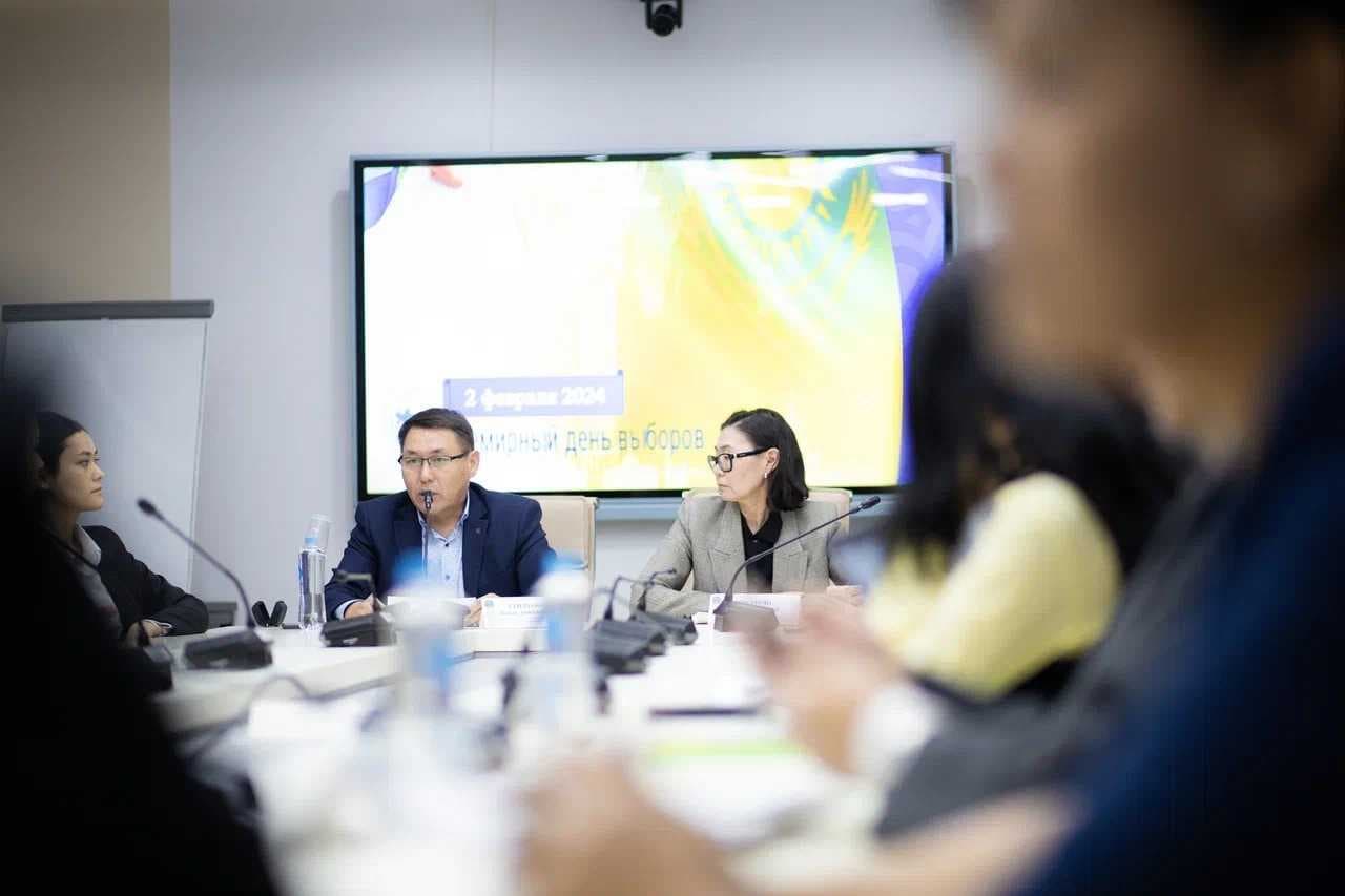 A ROUND TABLE DEDICATED TO WORLD ELECTION DAY WAS HELD AT ASTANA INTERNATIONAL UNIVERSITY — 6