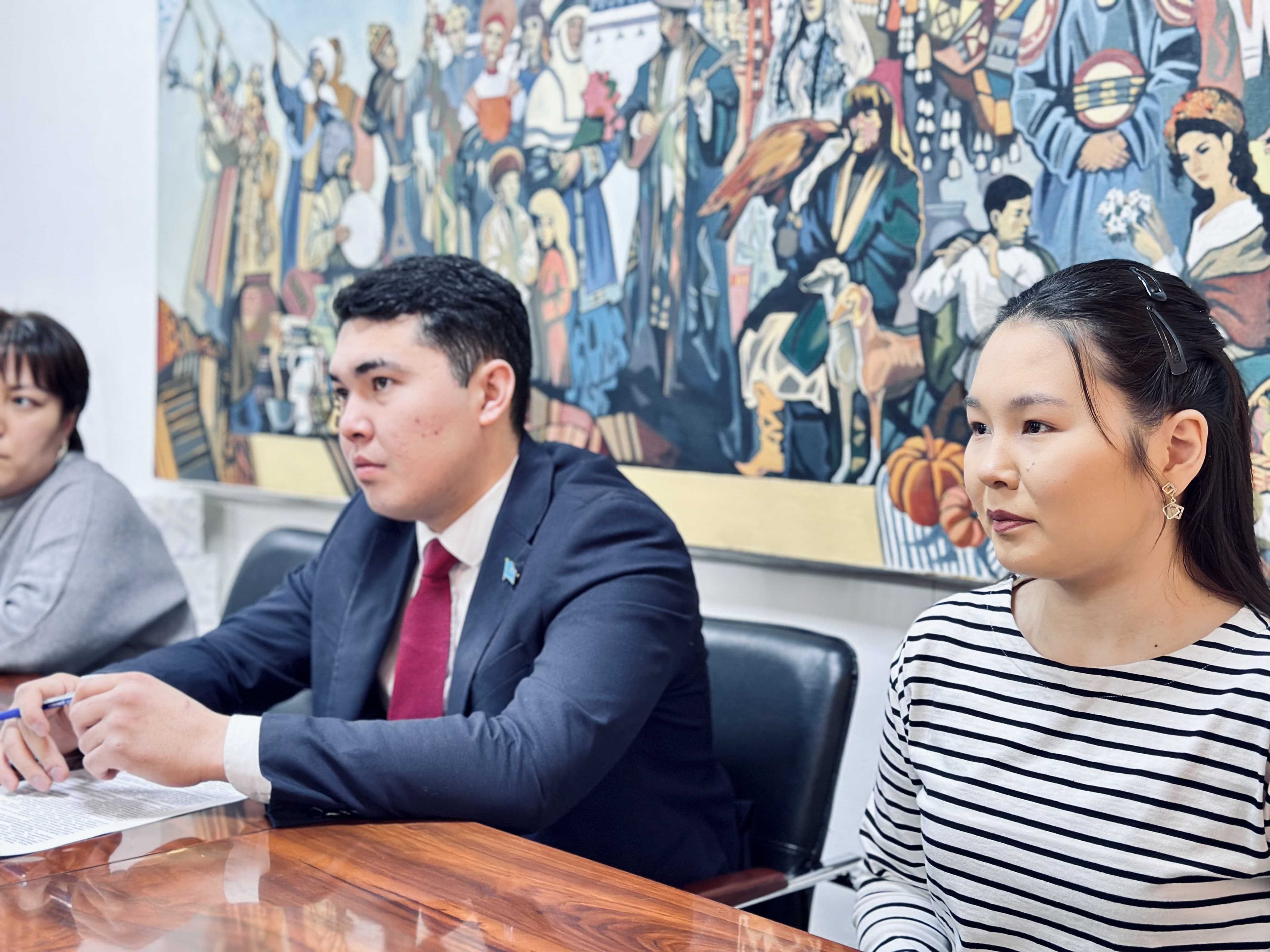 A memorandum of cooperation was signed between the University and the youth wing of the Zhastar Rukhy party. — 1
