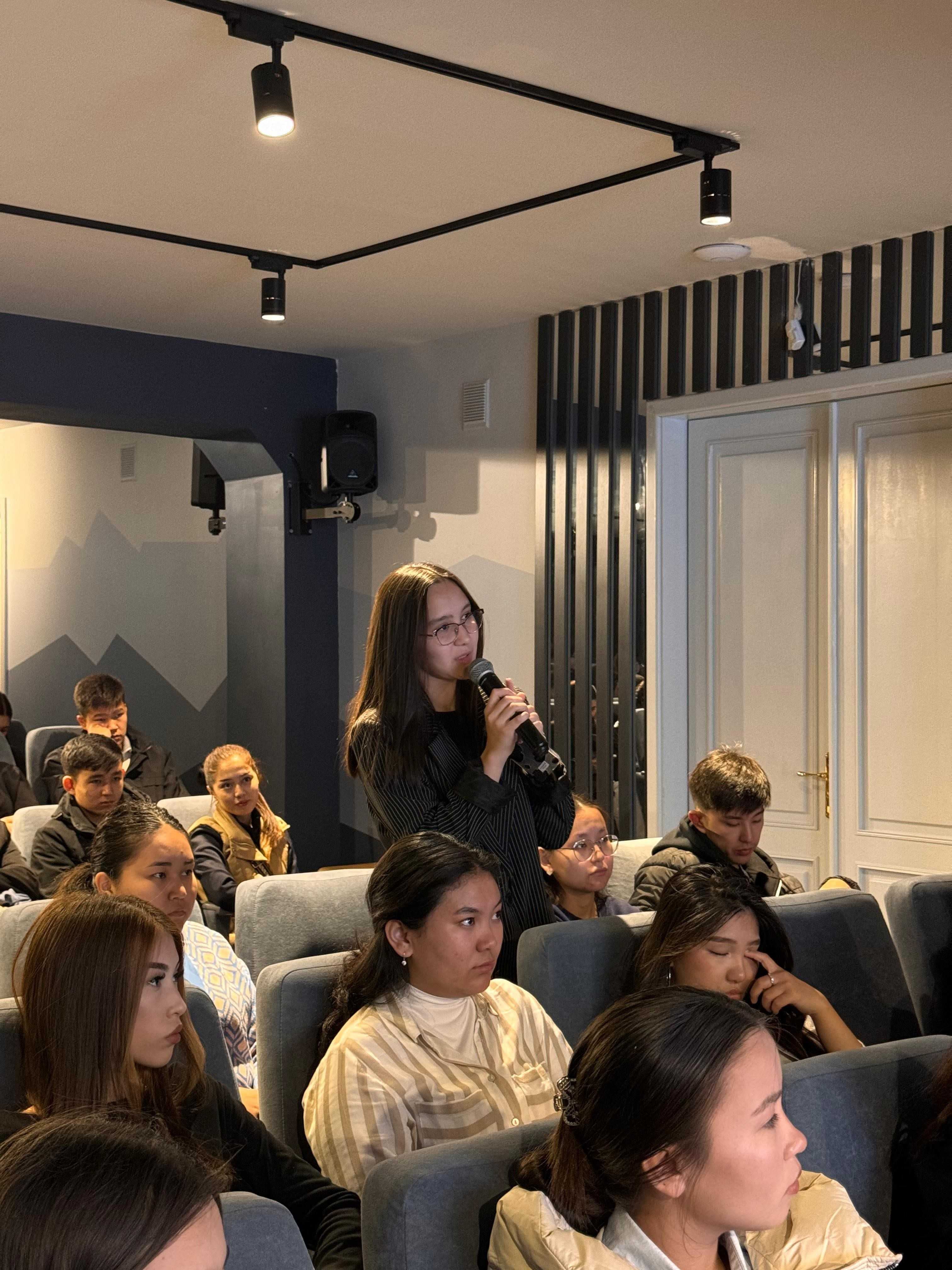 Astana International University held a meeting with students on the issue of constructing a nuclear power plant in the Republic of Kazakhstan — 4