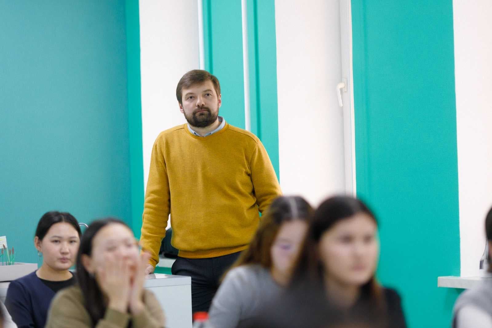 Erasmus Mundus бағдарламасының өкілі AIU-ға келді — 4