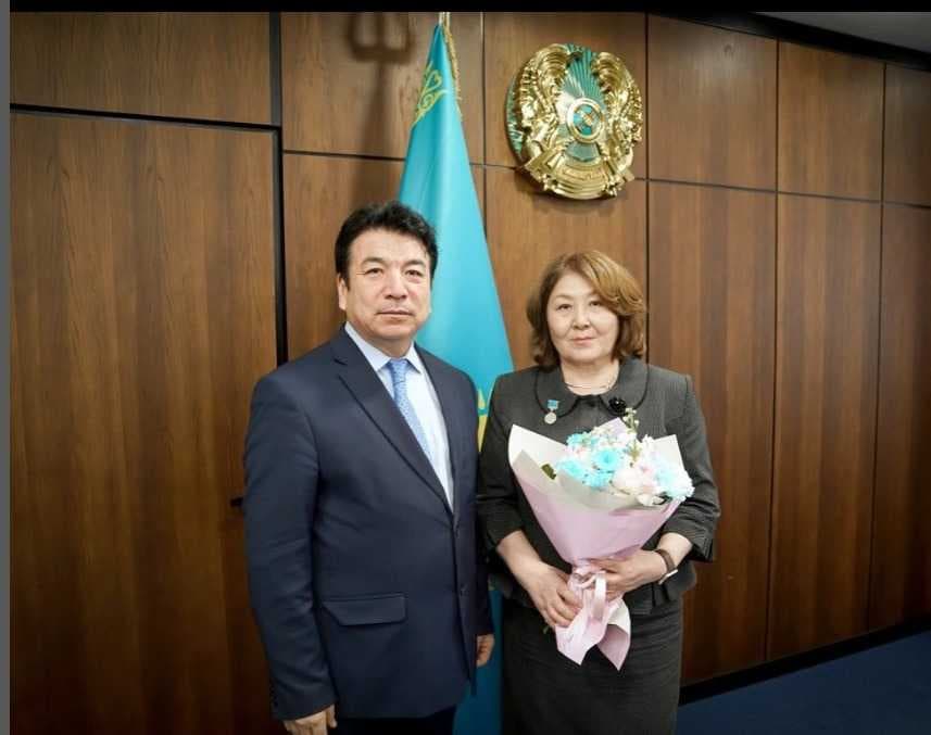 AIU Faculty Member Awarded by the Ministry of Education of Kazakhstan — 1