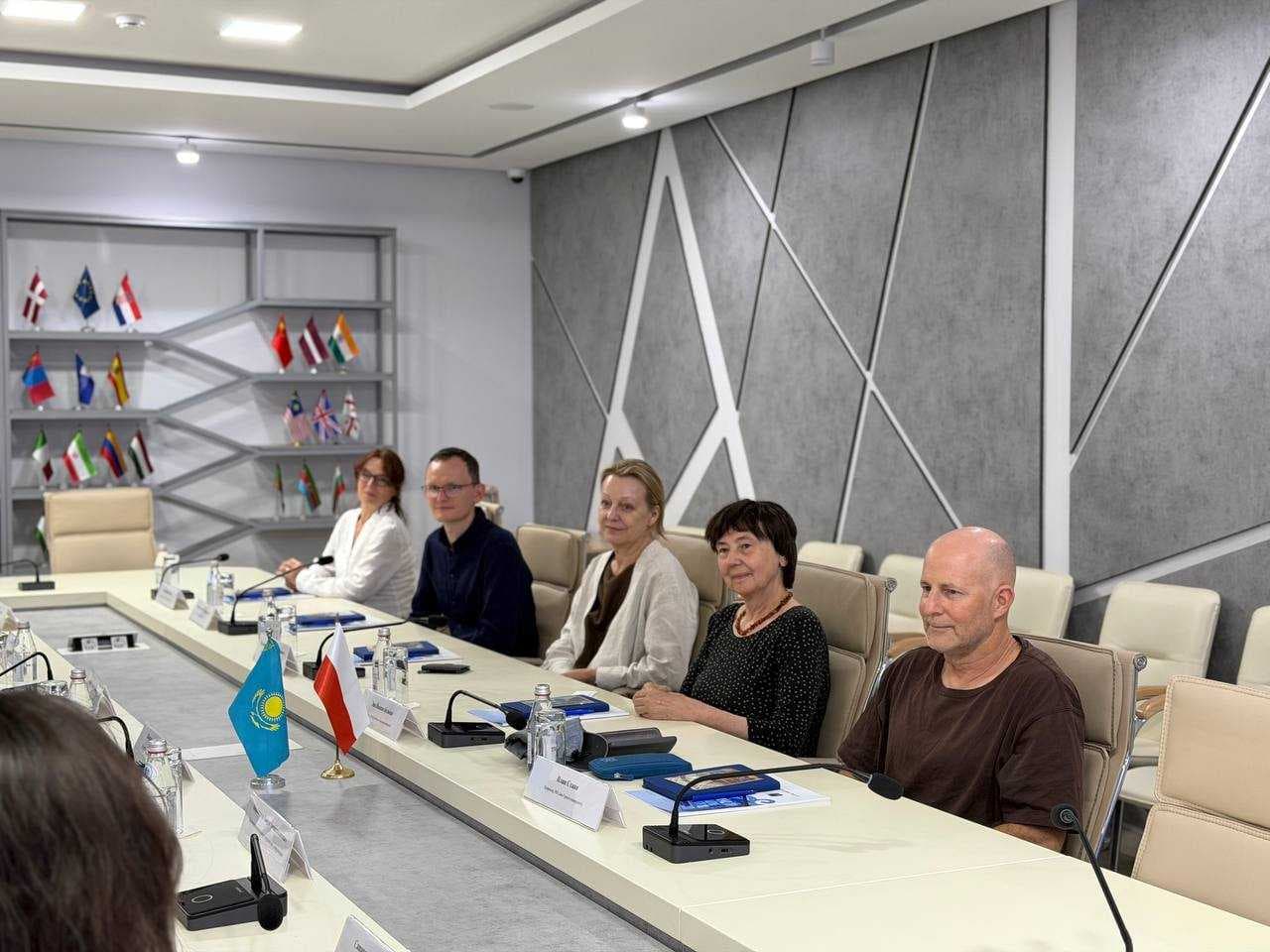 Делегация Варшавского университета посетила Международный университет Астана с официальным визитом — 2