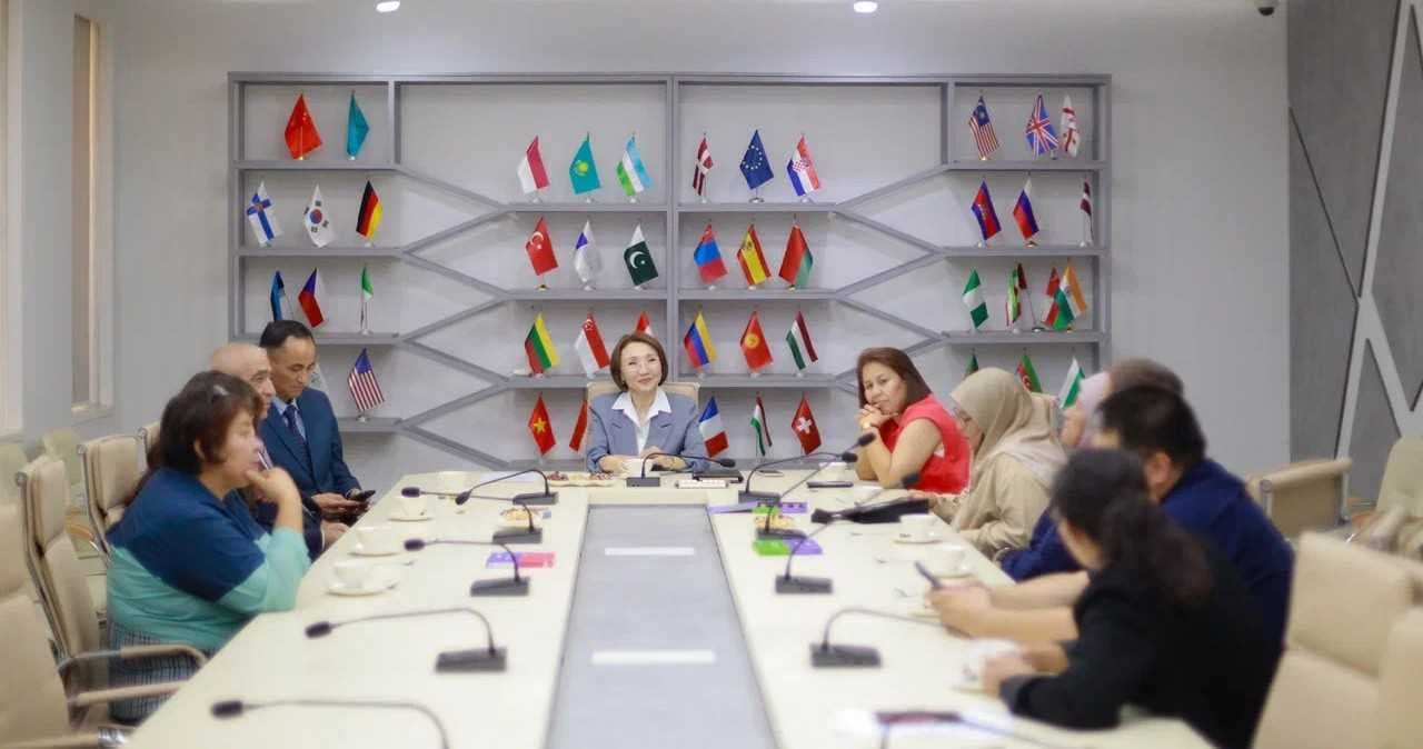 AIU укрепляет сотрудничество с зарубежными учеными — 2